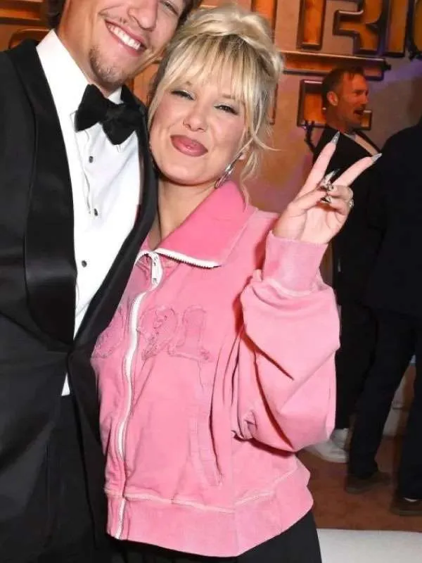 Millie Bobby Brown The Electric State Pink Jacket - Image 3